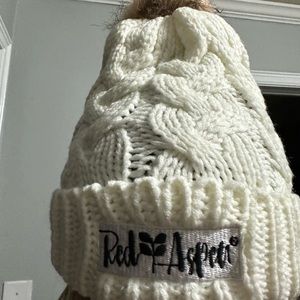 Red Aspen Beanie- BRAND NEE